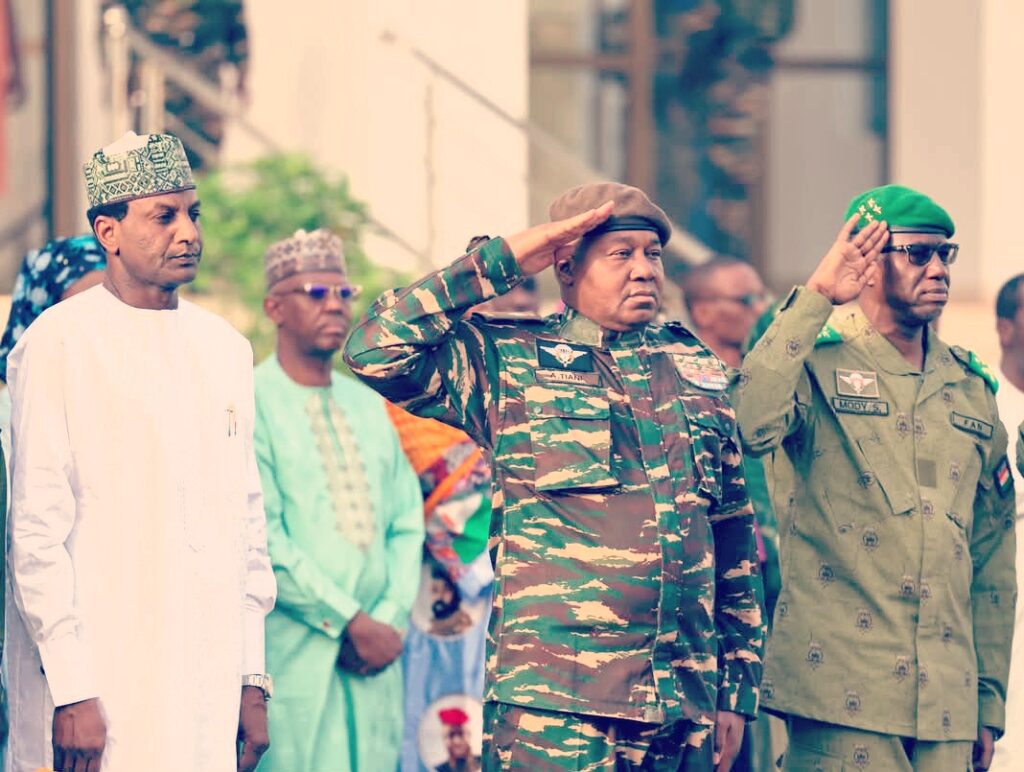 Présidence: Première levée des couleurs de la Confédération des États du Sahel (AES)